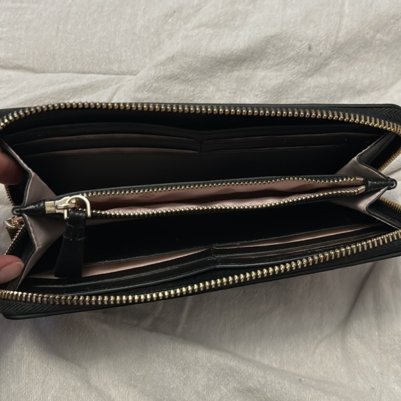 Kate Spade Black Zip Around Wallet - Picture 3 of 7